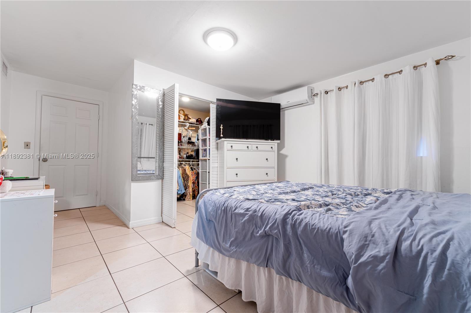 CAROLE ANNE PARK - Residential
