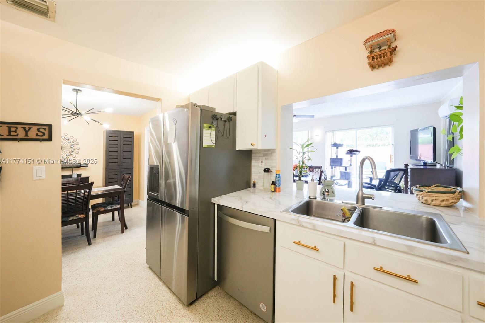 8110 NW 185th Ter