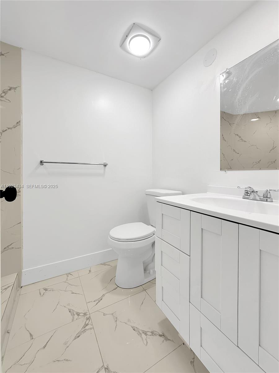 LAKE POINTE CONDOMINIUM N - Residential Lease