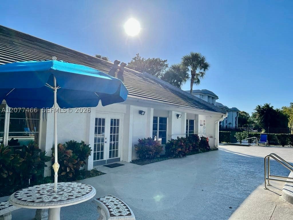 721 N Pine Island Rd 213