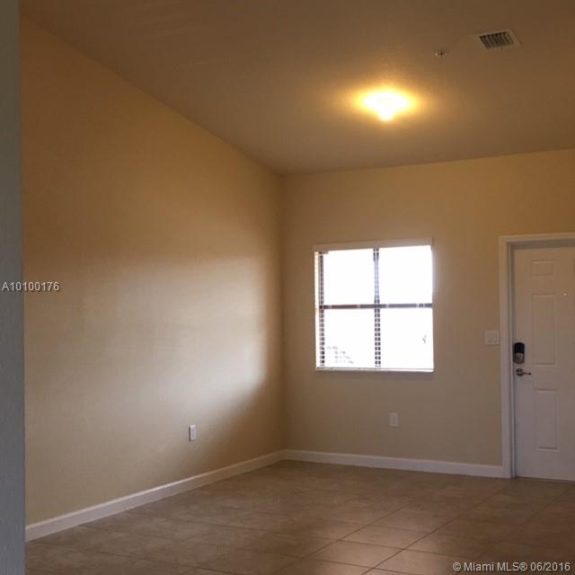 The Courts At Bayshore II - Residential Lease