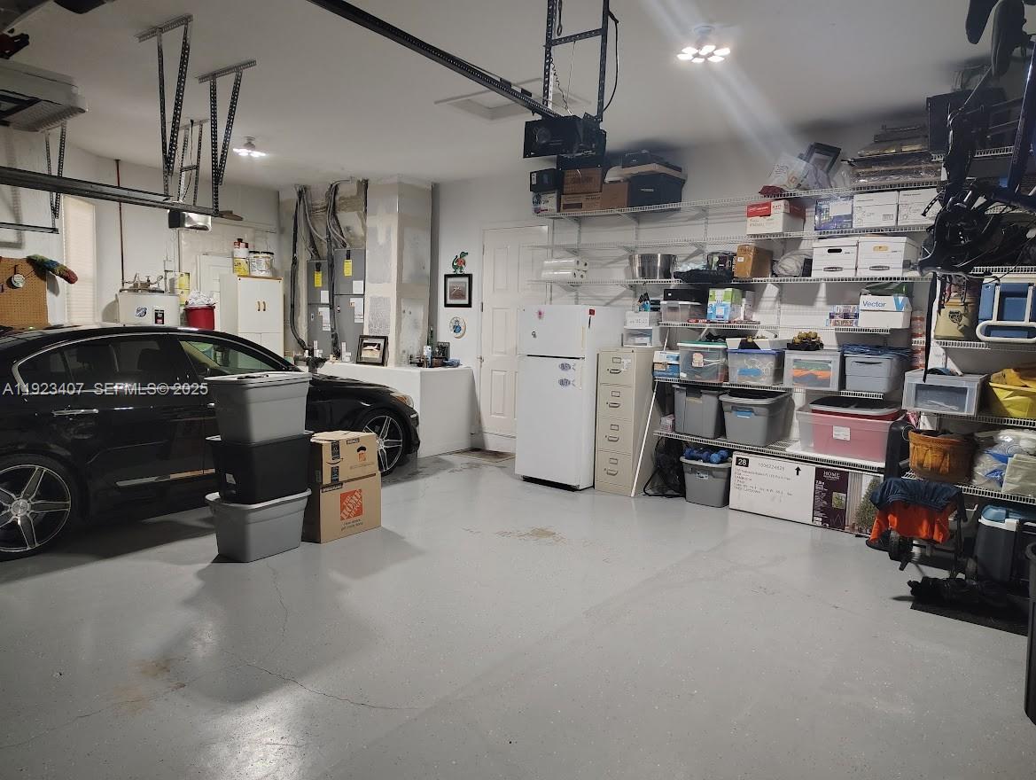 HIGHLAND RANCH ESTATES - Residential Lease