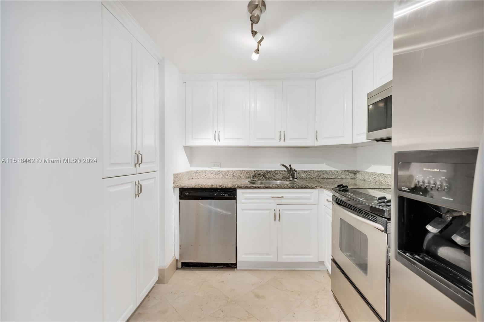 FOUR AMBASSADORS CONDO PH - Residential