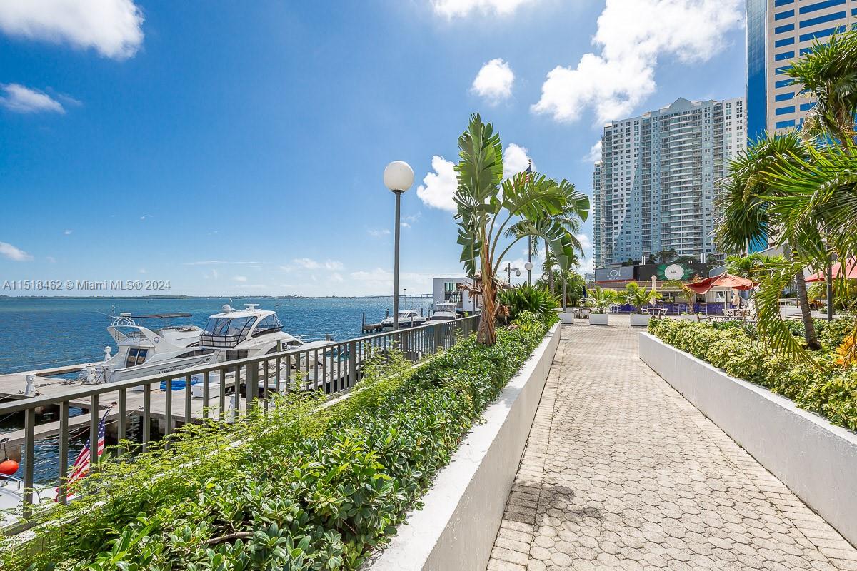 FOUR AMBASSADORS CONDO PH - Residential