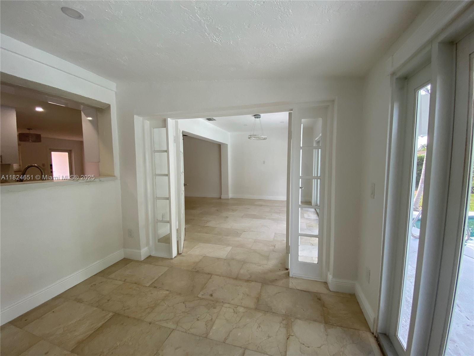 GREYKNOLL ESTATES - Residential Lease