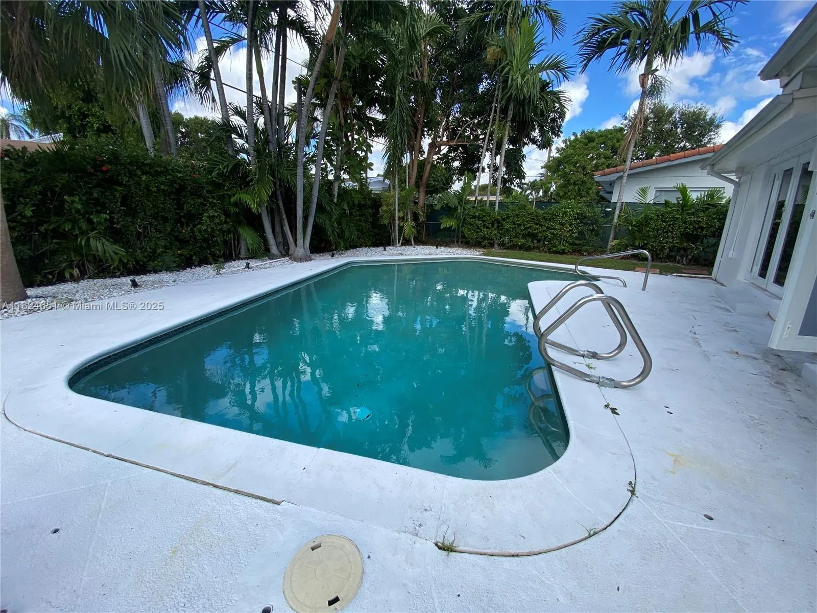 Miami, Florida 33179, United States, 4 Bedrooms Bedrooms, ,2 BathroomsBathrooms,Residential,Active,155730