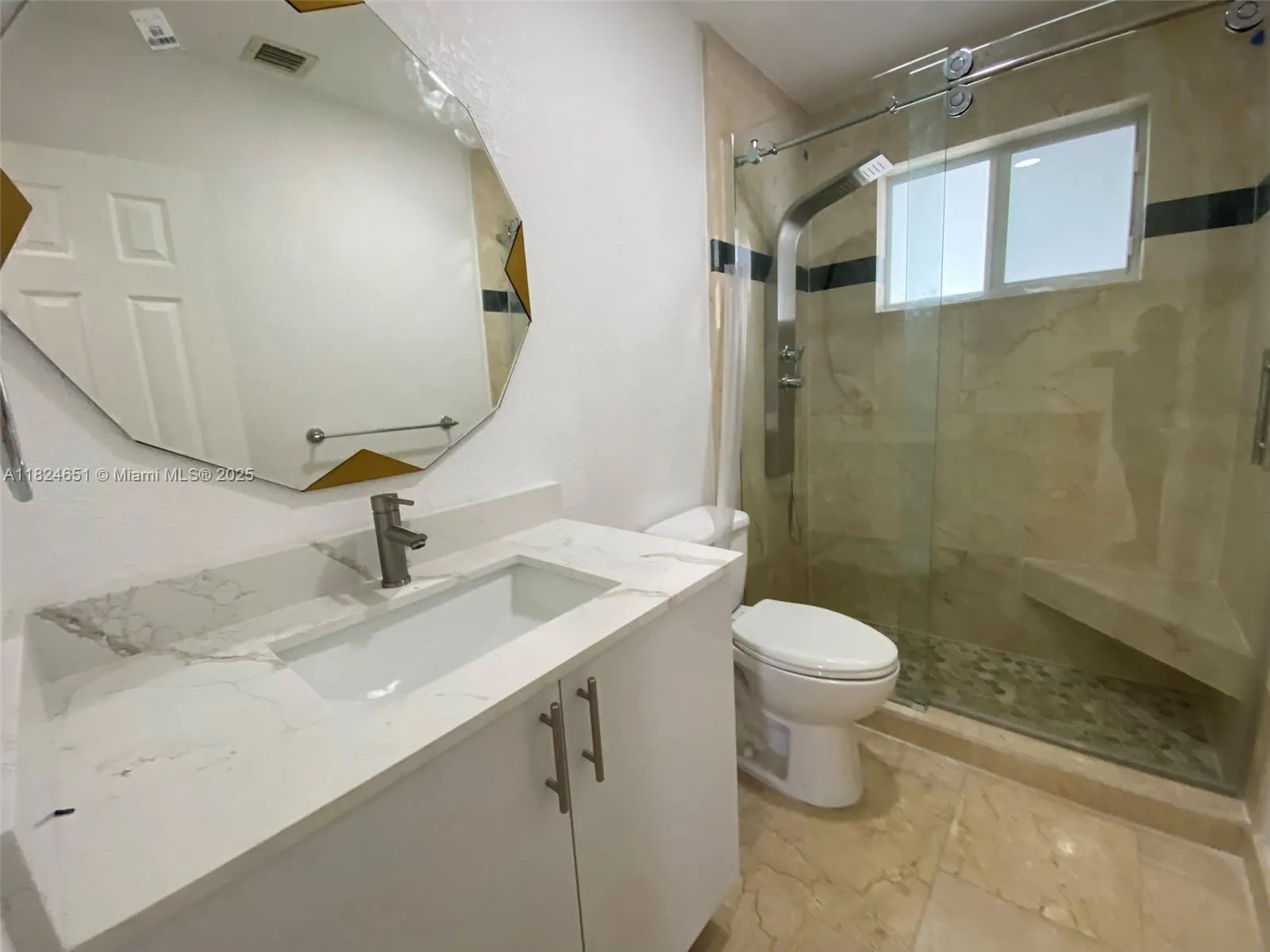 Miami, Florida 33179, United States, 4 Bedrooms Bedrooms, ,2 BathroomsBathrooms,Residential,Active,155730