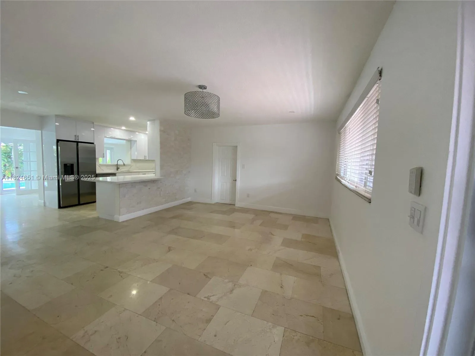 Miami, Florida 33179, United States, 4 Bedrooms Bedrooms, ,2 BathroomsBathrooms,Residential,Active,155730