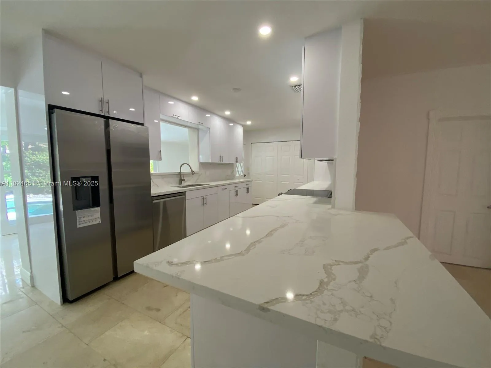 Miami, Florida 33179, United States, 4 Bedrooms Bedrooms, ,2 BathroomsBathrooms,Residential,Active,155730