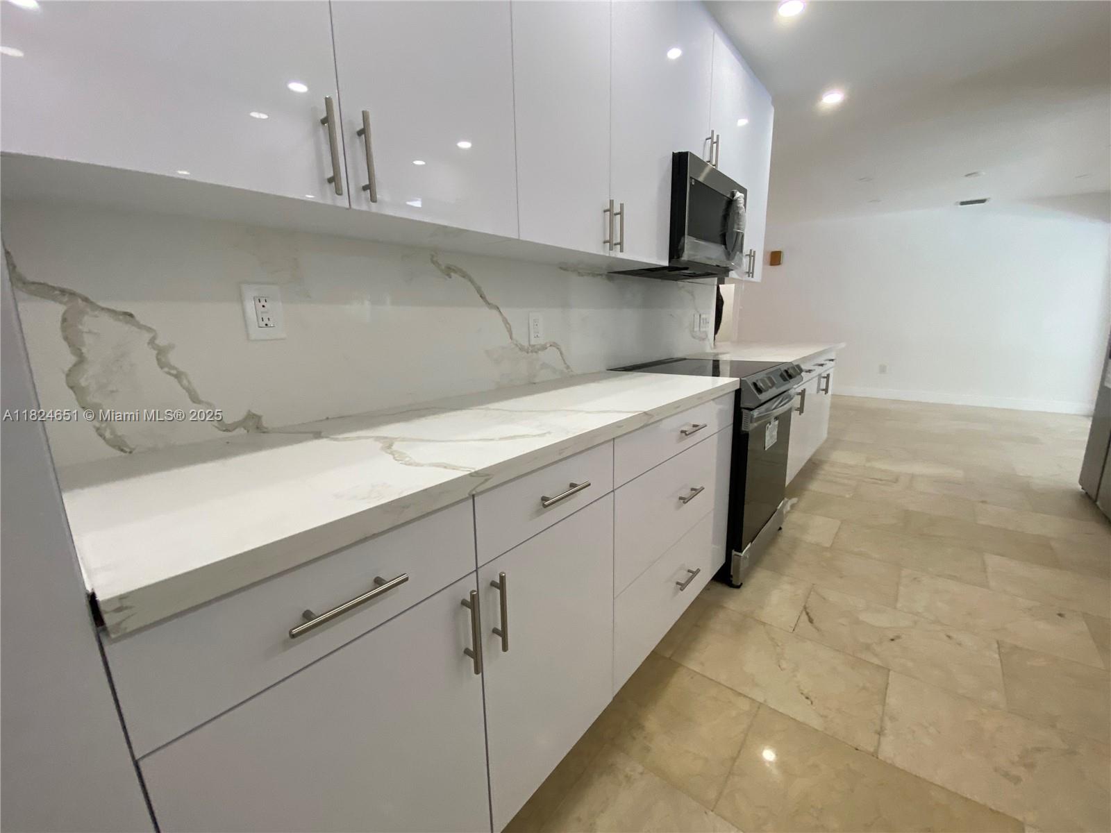 GREYKNOLL ESTATES - Residential Lease