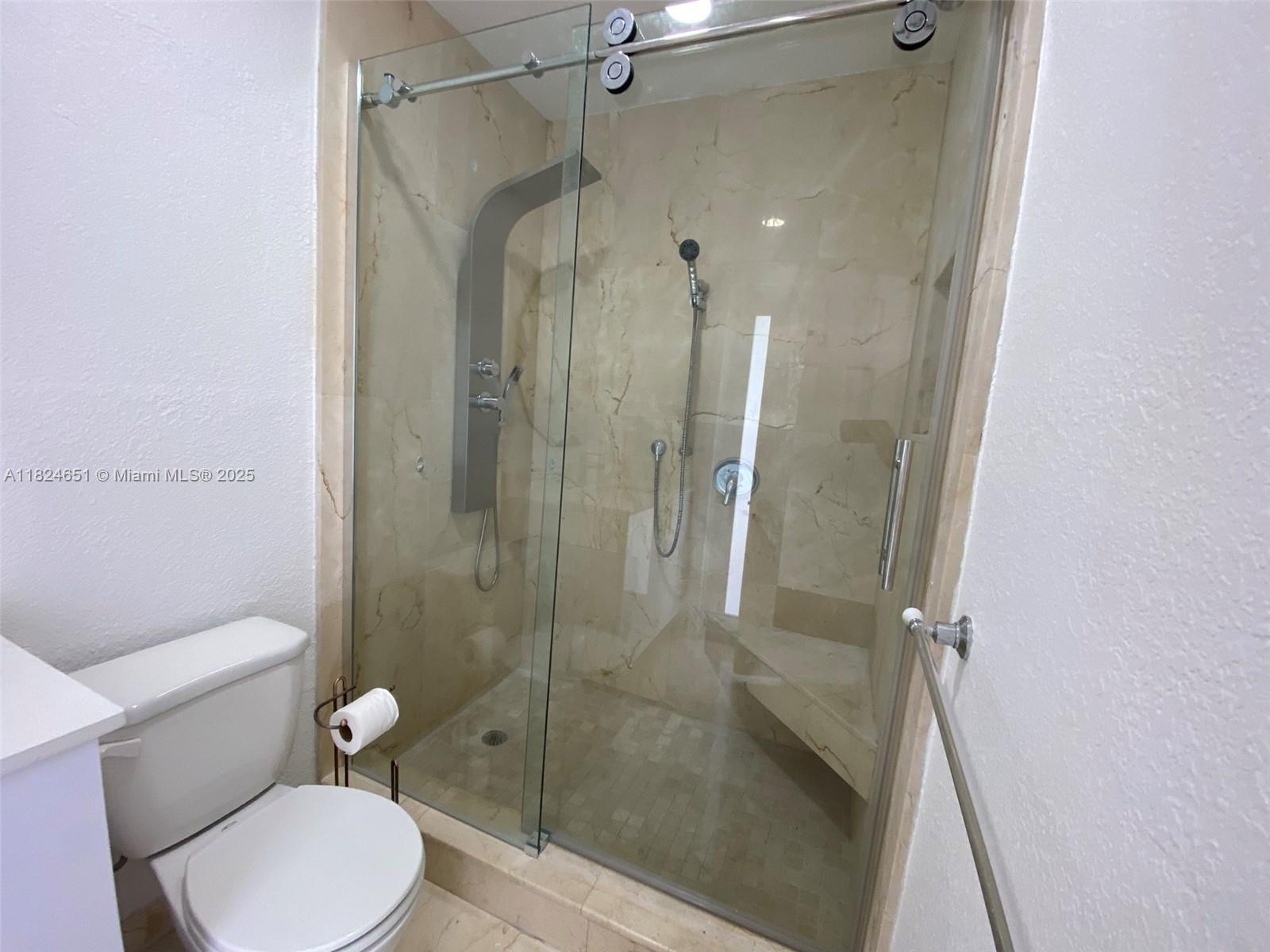 GREYKNOLL ESTATES - Residential Lease