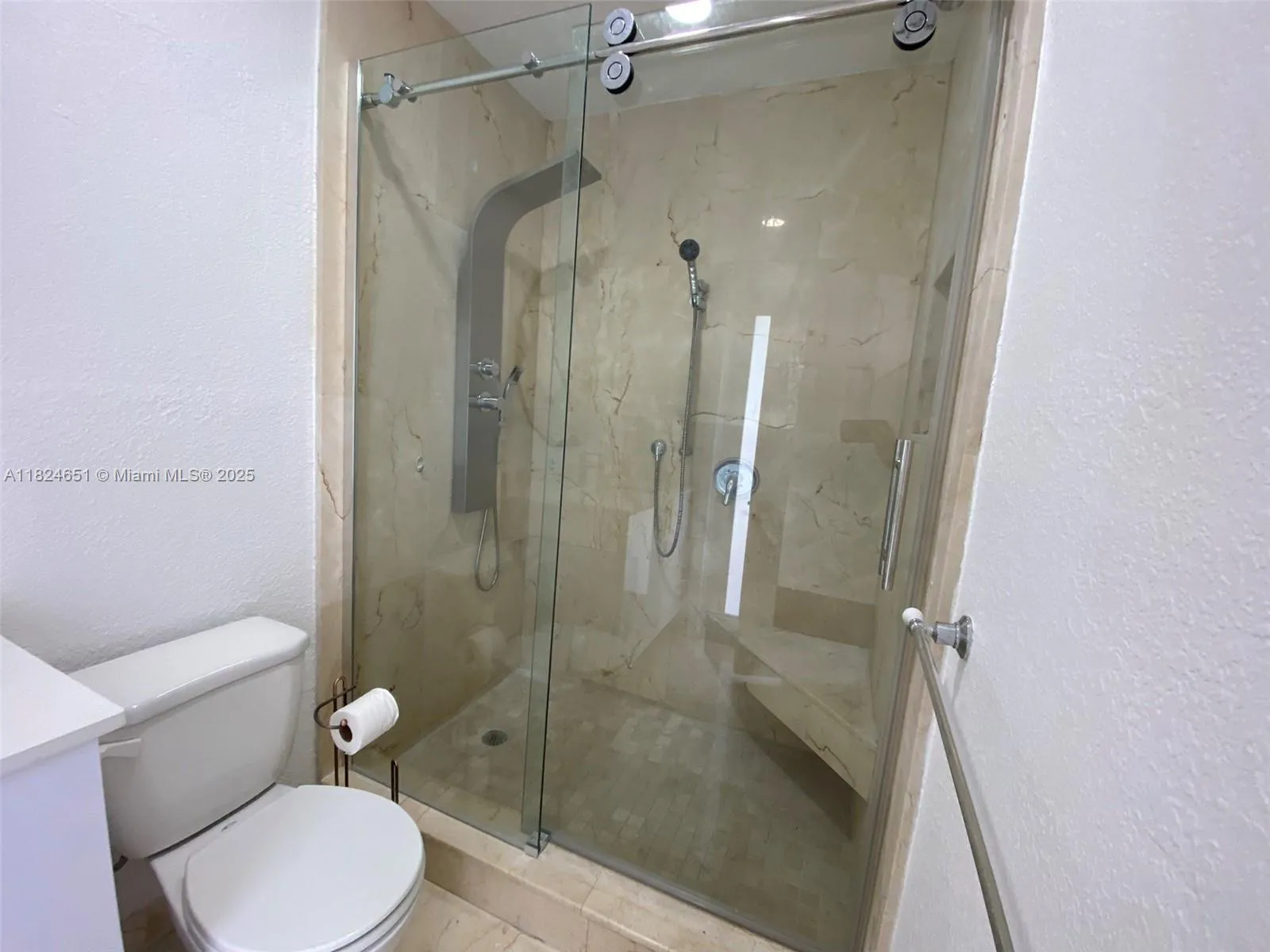 Miami, Florida 33179, United States, 4 Bedrooms Bedrooms, ,2 BathroomsBathrooms,Residential,Active,155730