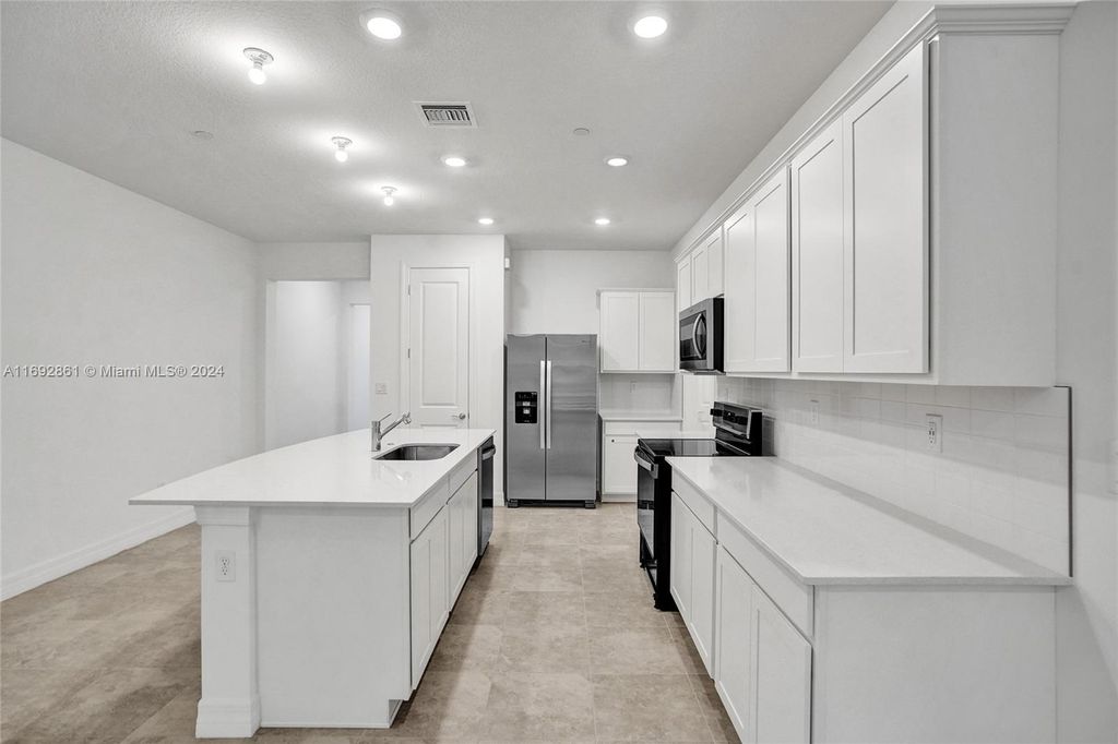 Photo of 767 NW 82nd Ter, Plantation, FL 33324 (MLS # A11692861)