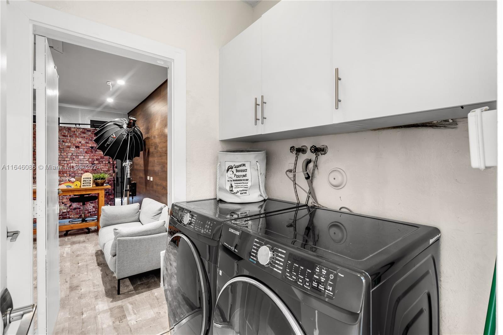 GRAND LAKES PHASE II - Residential Lease