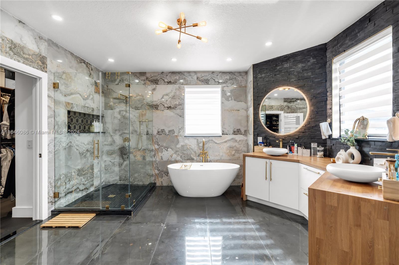 GRAND LAKES PHASE II - Residential Lease