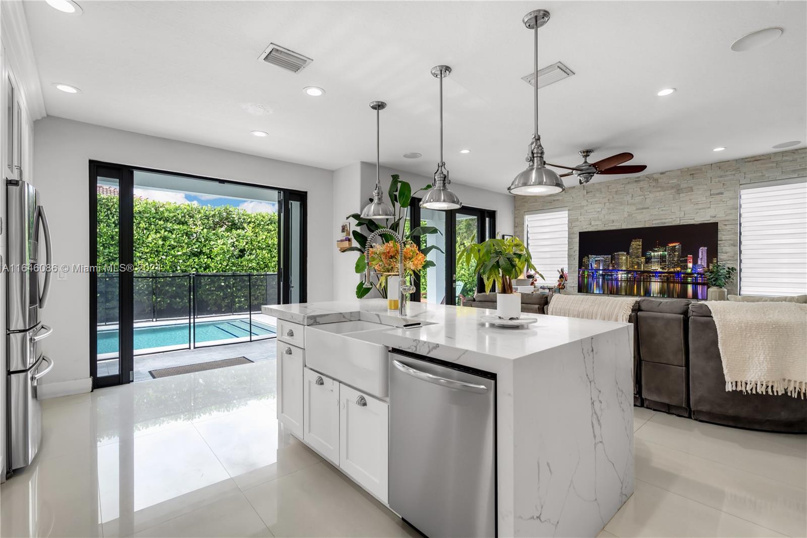 GRAND LAKES PHASE II - Residential Lease