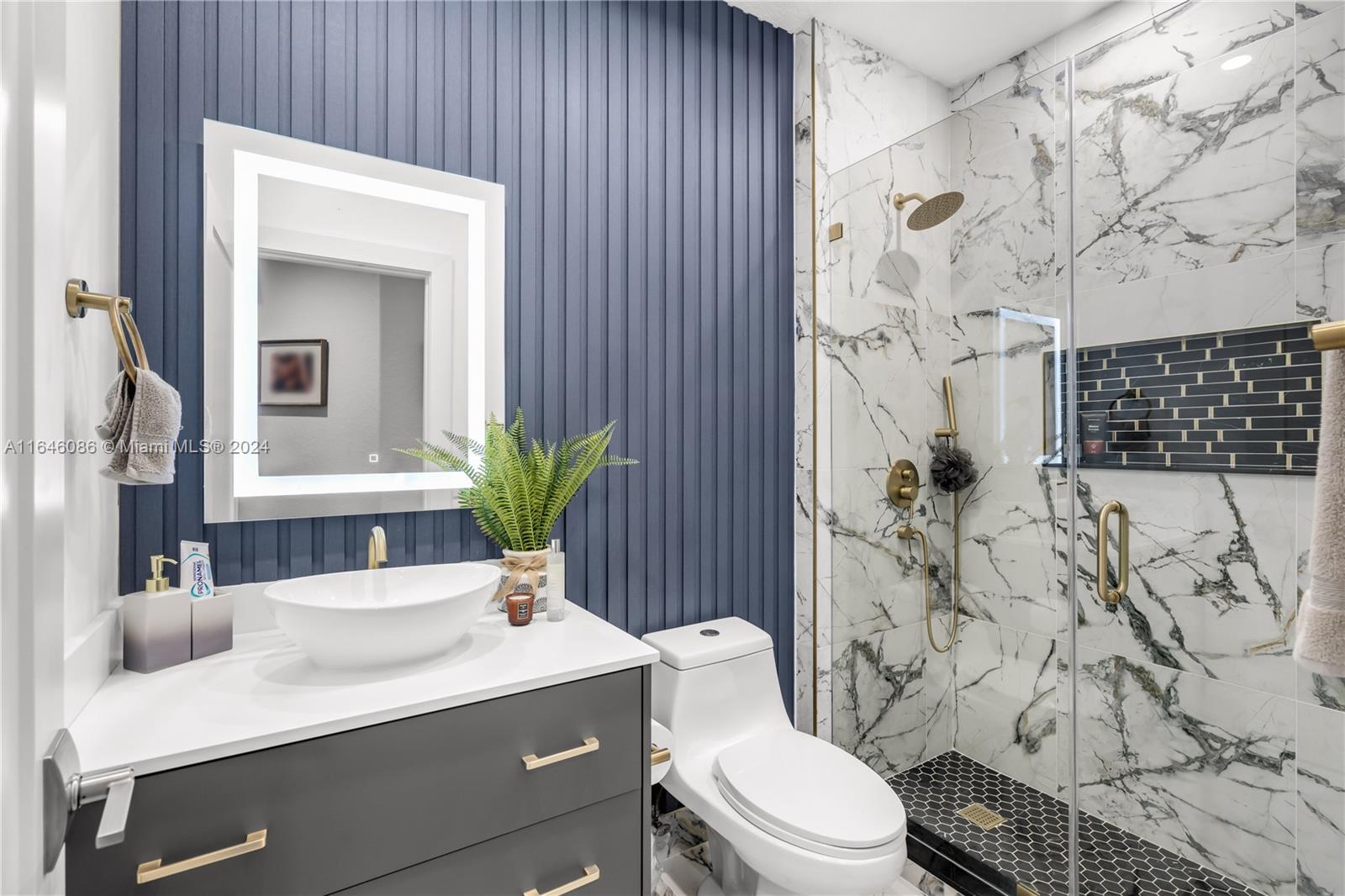 GRAND LAKES PHASE II - Residential Lease