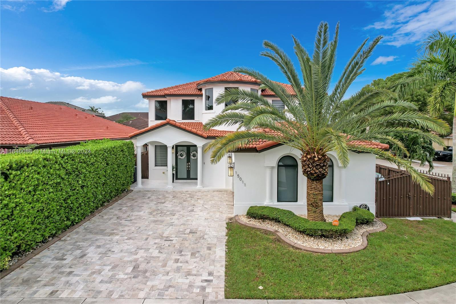 GRAND LAKES PHASE II - Residential Lease