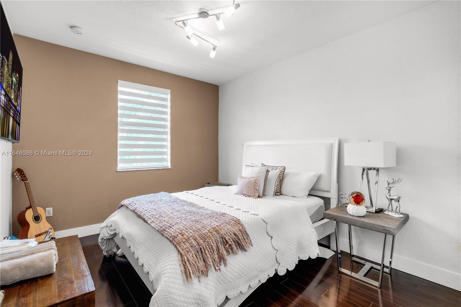 GRAND LAKES PHASE II - Residential Lease