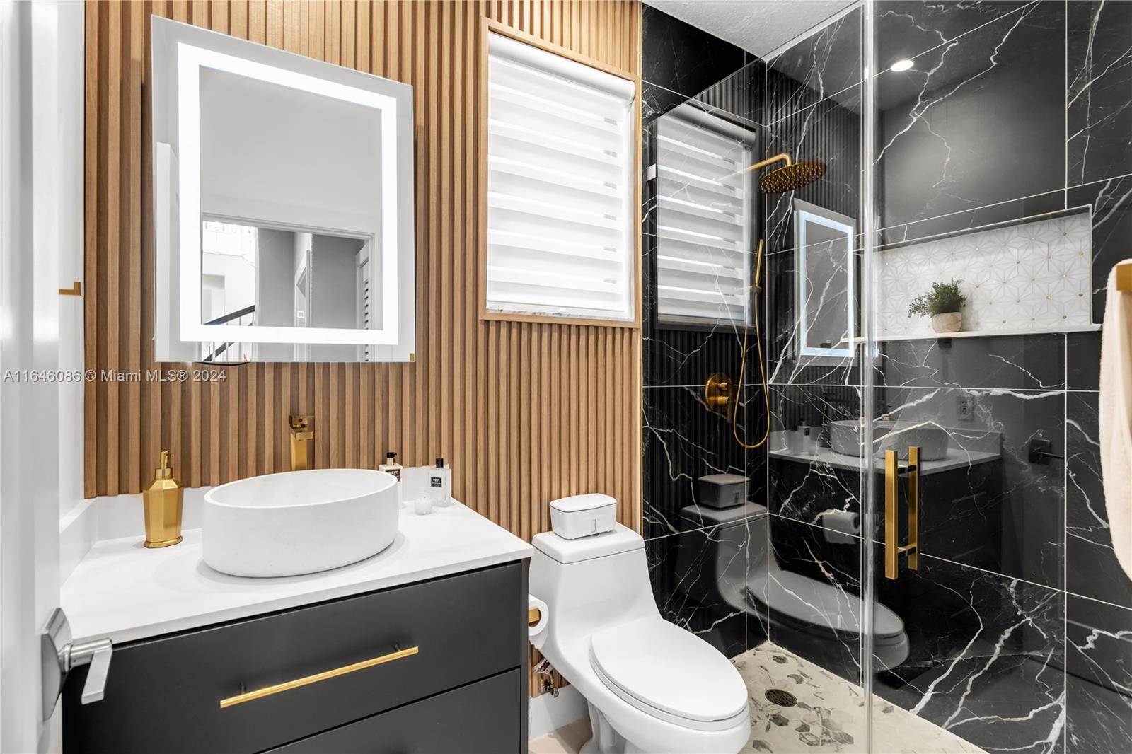 GRAND LAKES PHASE II - Residential Lease