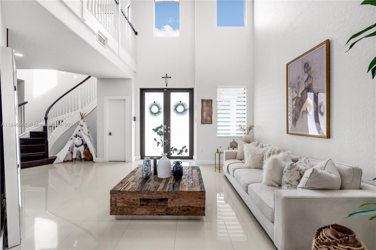 GRAND LAKES PHASE II - Residential Lease