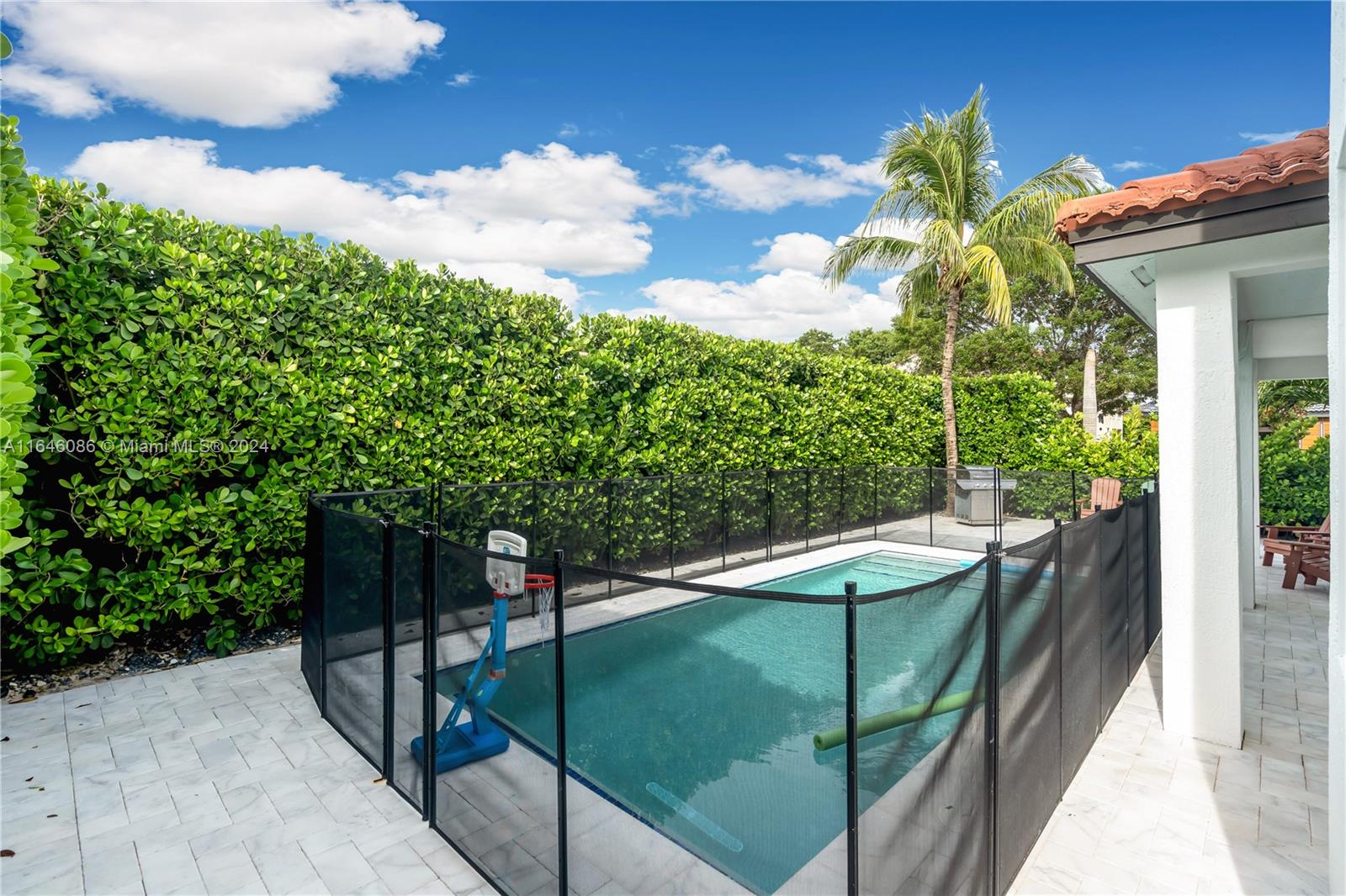 GRAND LAKES PHASE II - Residential Lease