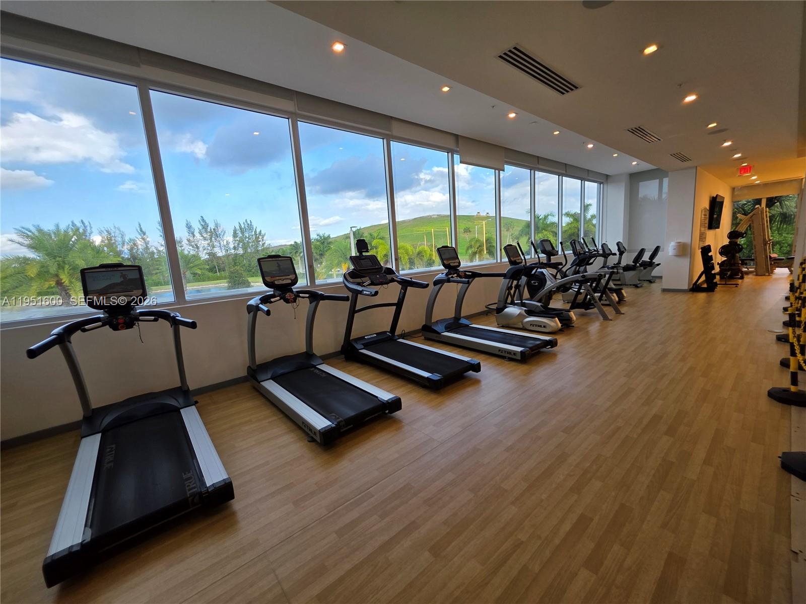 LANDMARK AT DORAL - Residential