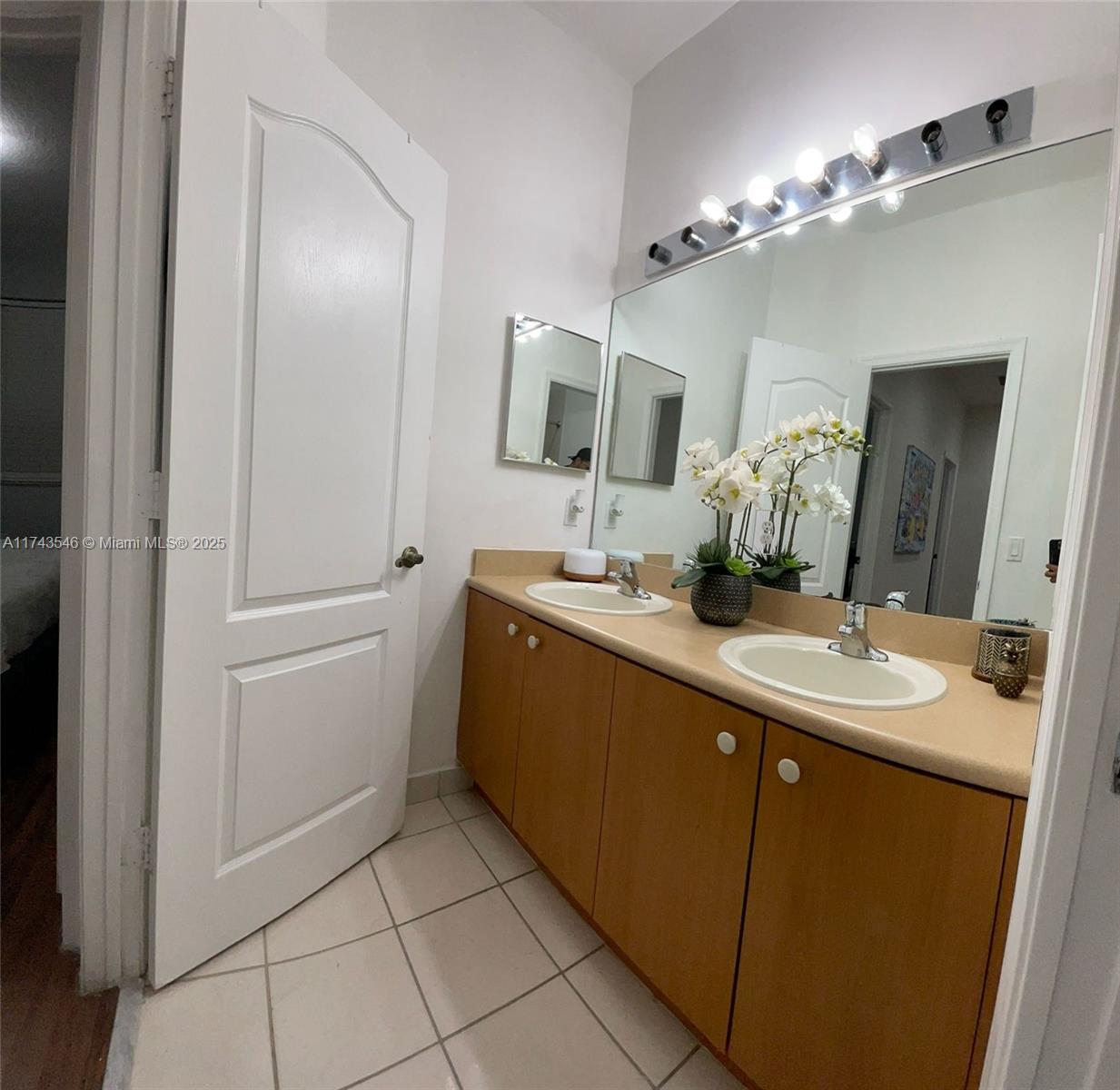 PORTOFINO POINTE - Residential