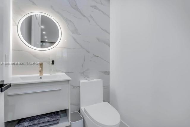 CORAL GABLES COUNTRY CLUB - Residential Lease