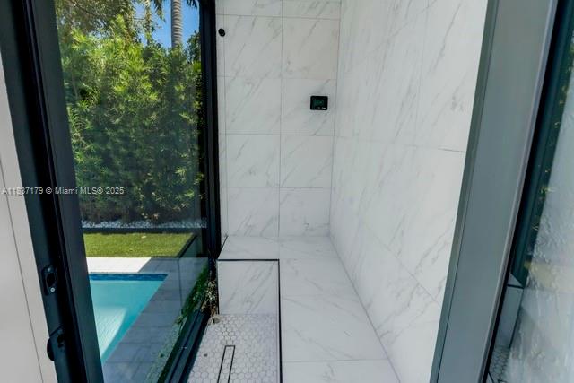 CORAL GABLES COUNTRY CLUB - Residential Lease