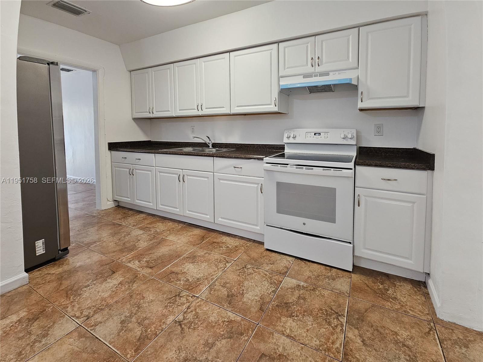 COLLINGWOOD - Residential Lease