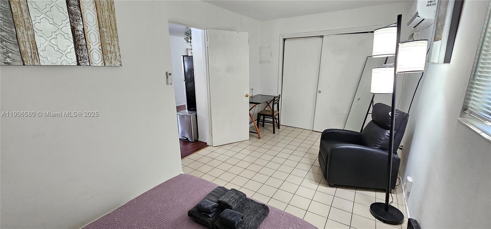 HOLLYWOOD HOMESITES REV P - Residential Lease