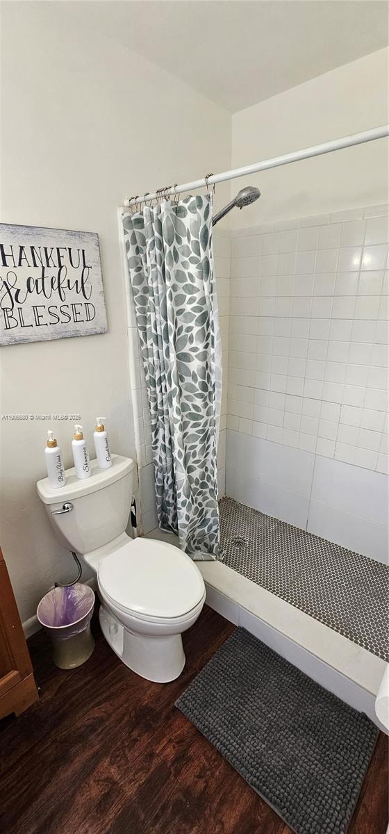 HOLLYWOOD HOMESITES REV P - Residential Lease