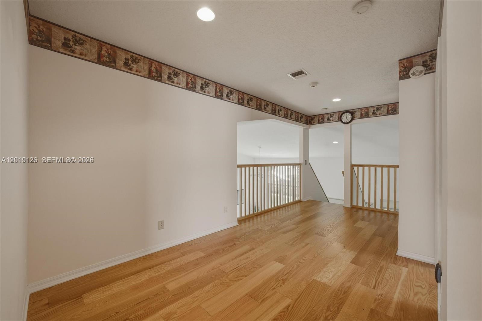 PEMBROKE FALLS - Residential