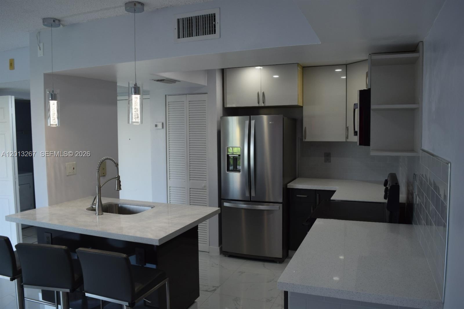 CORAL TOWERS CONDO - Residential Lease