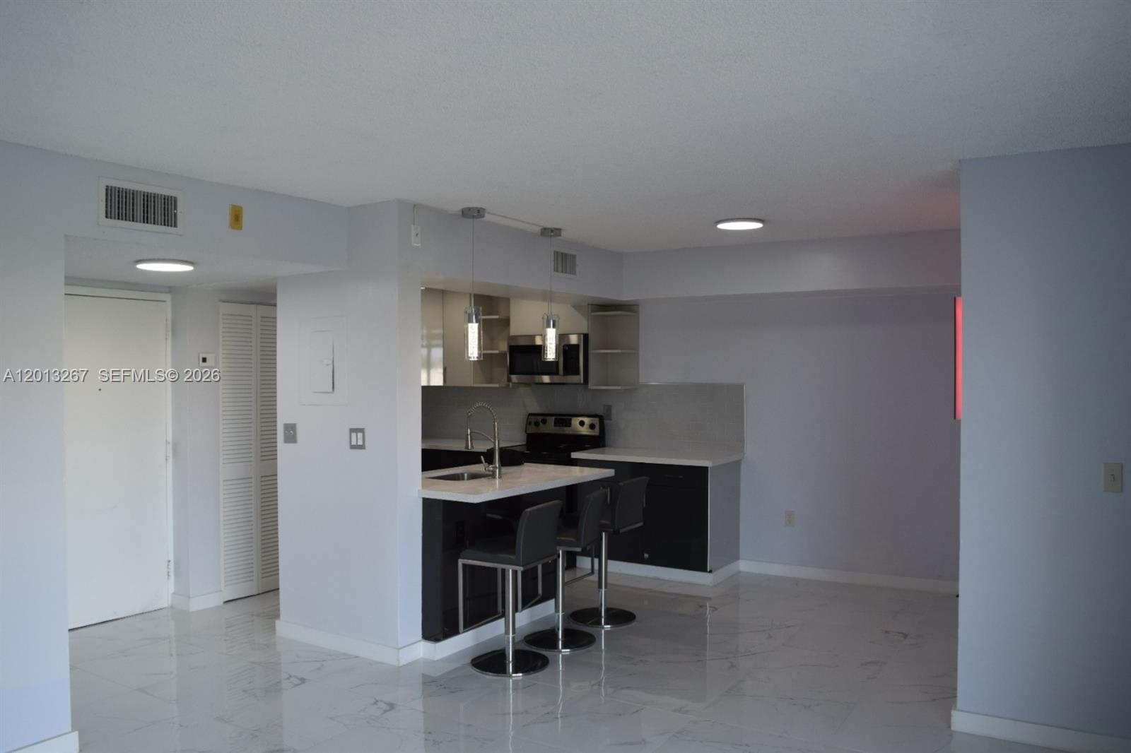 CORAL TOWERS CONDO - Residential Lease