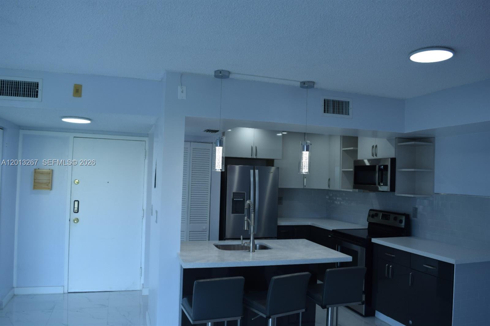 CORAL TOWERS CONDO - Residential Lease