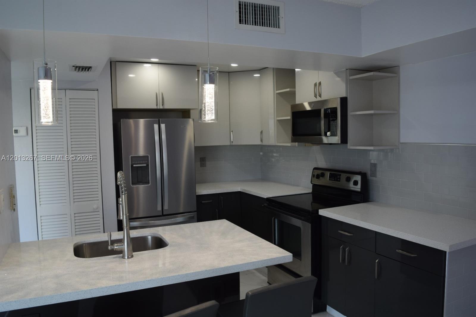 CORAL TOWERS CONDO - Residential Lease