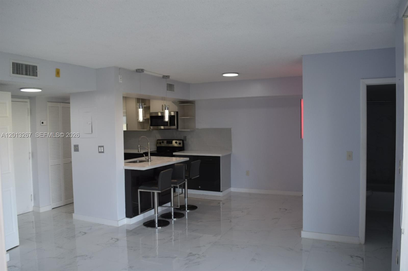 CORAL TOWERS CONDO - Residential Lease