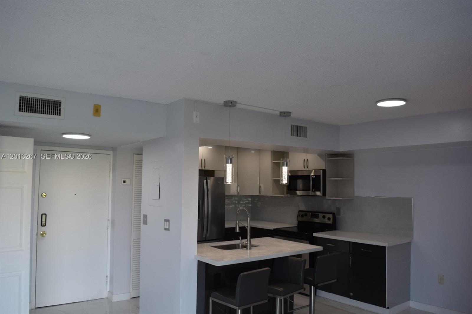 CORAL TOWERS CONDO - Residential Lease