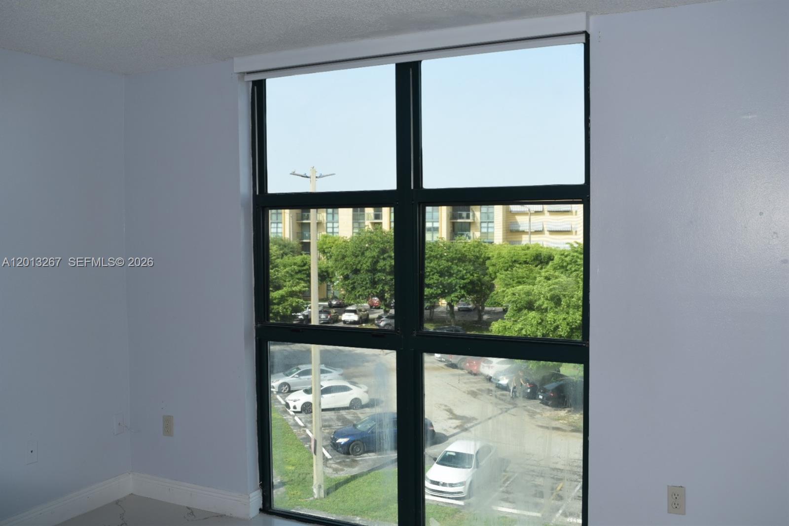 CORAL TOWERS CONDO - Residential Lease
