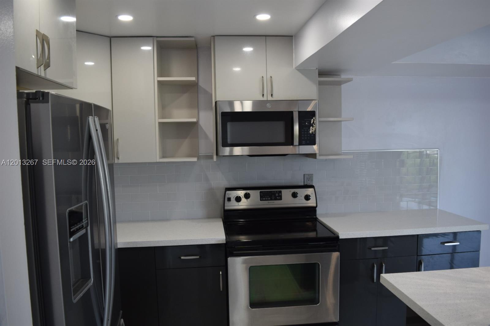 CORAL TOWERS CONDO - Residential Lease