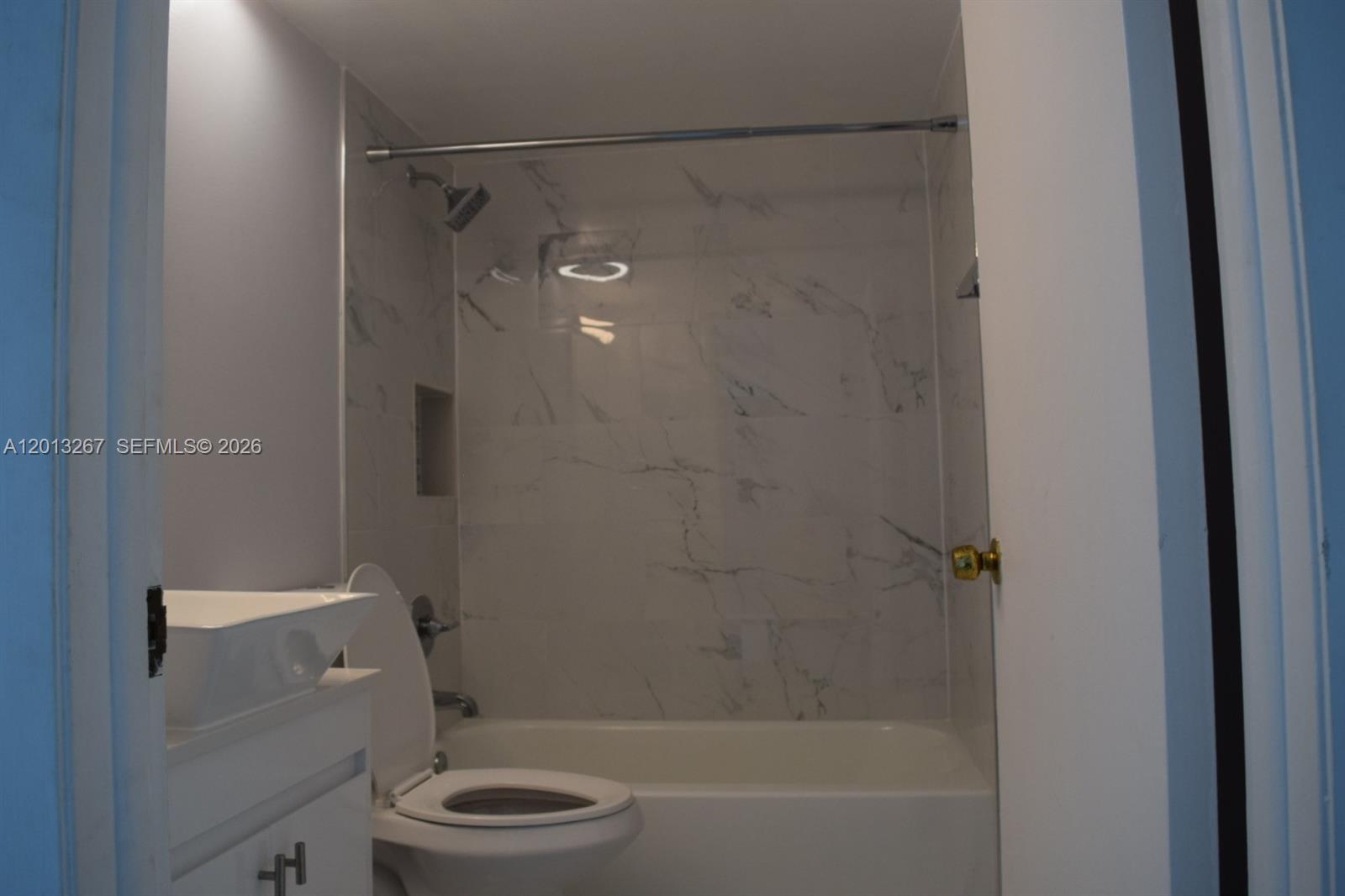 CORAL TOWERS CONDO - Residential Lease