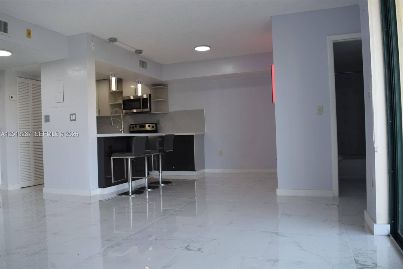 CORAL TOWERS CONDO - Residential Lease