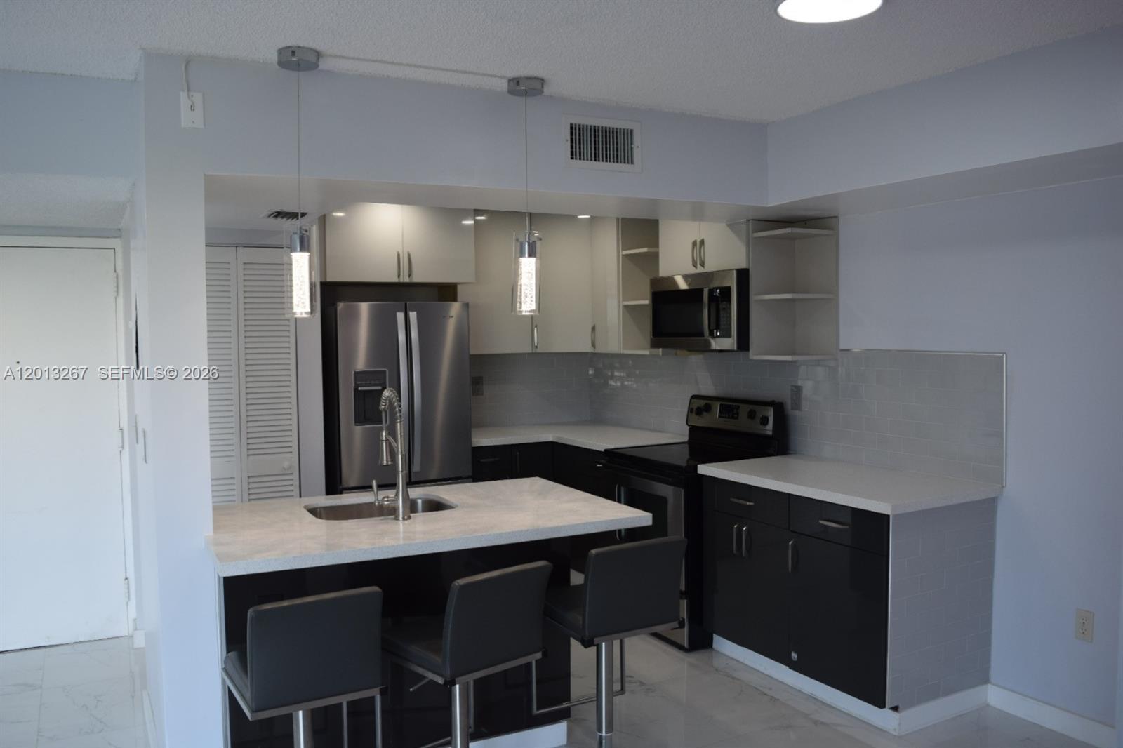 CORAL TOWERS CONDO - Residential Lease