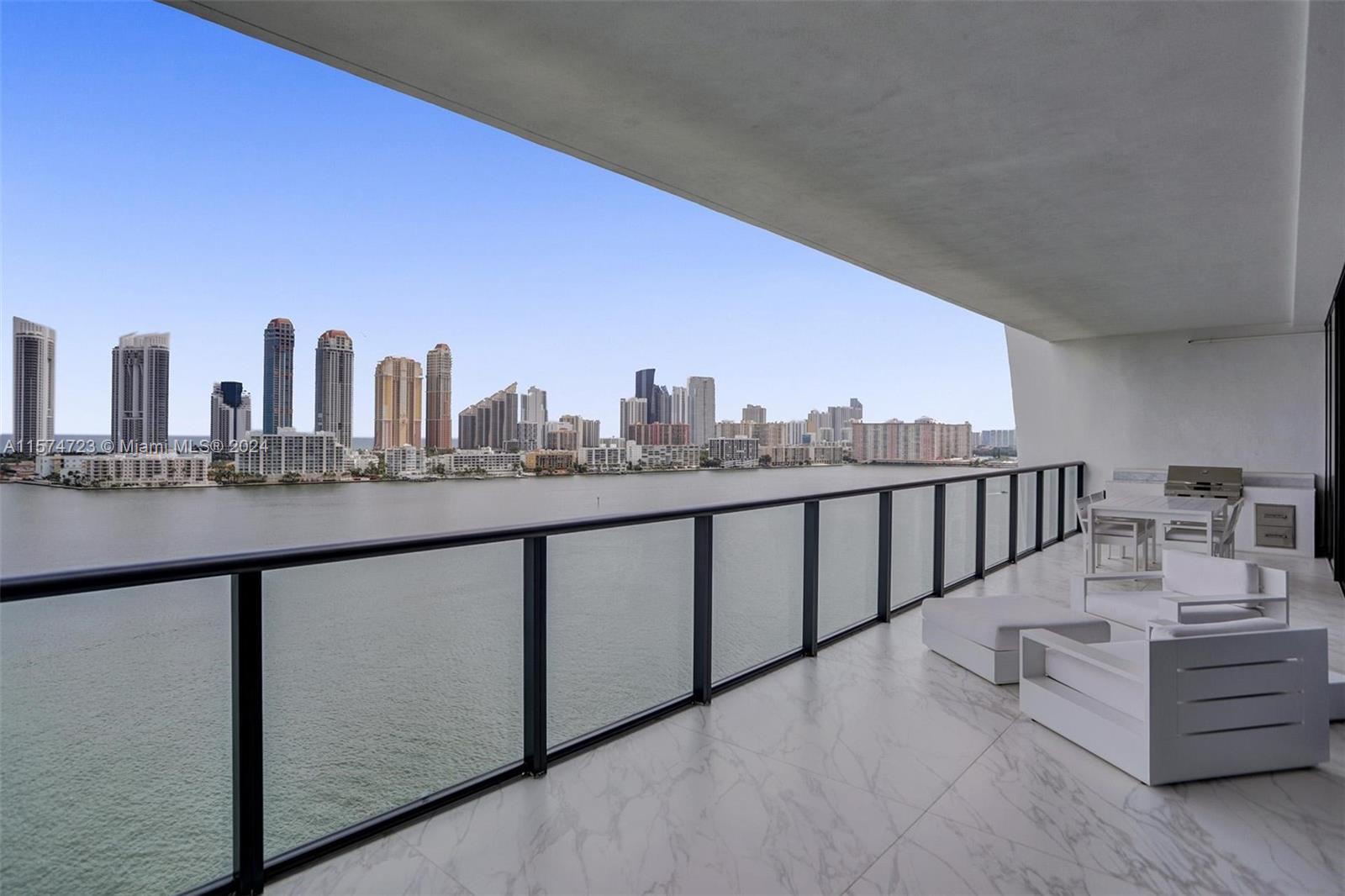 PRIVE CONDO - Residential