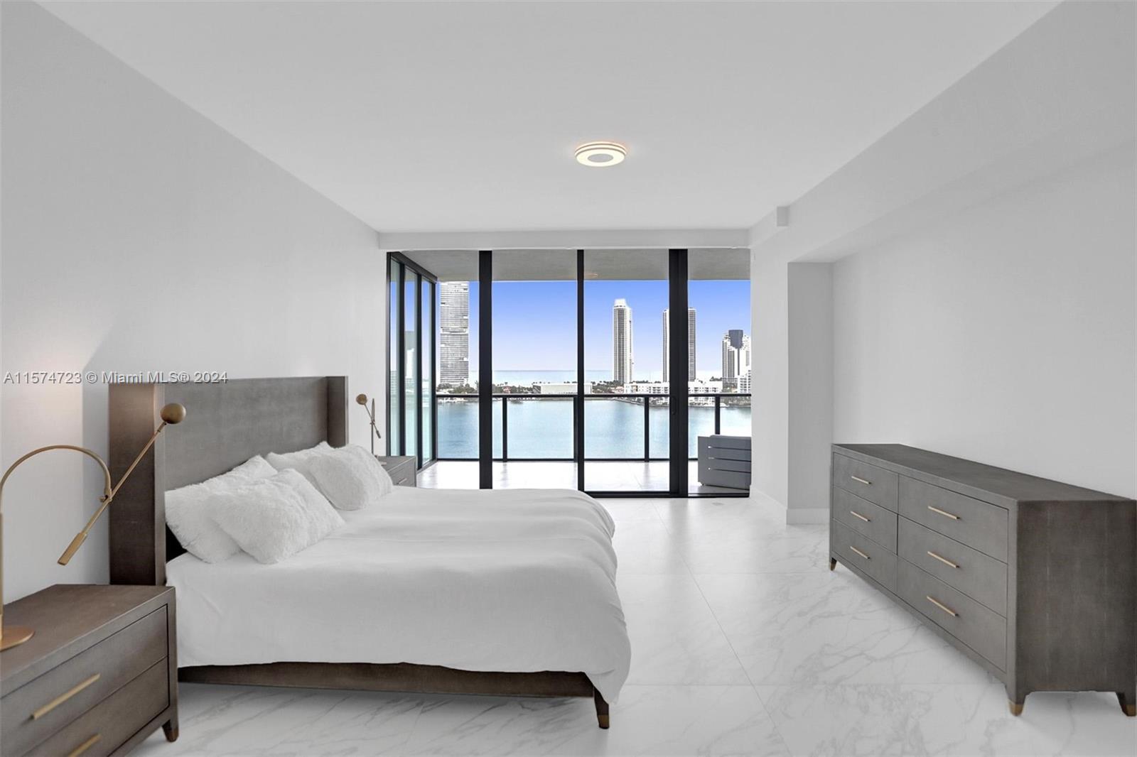 PRIVE CONDO - Residential