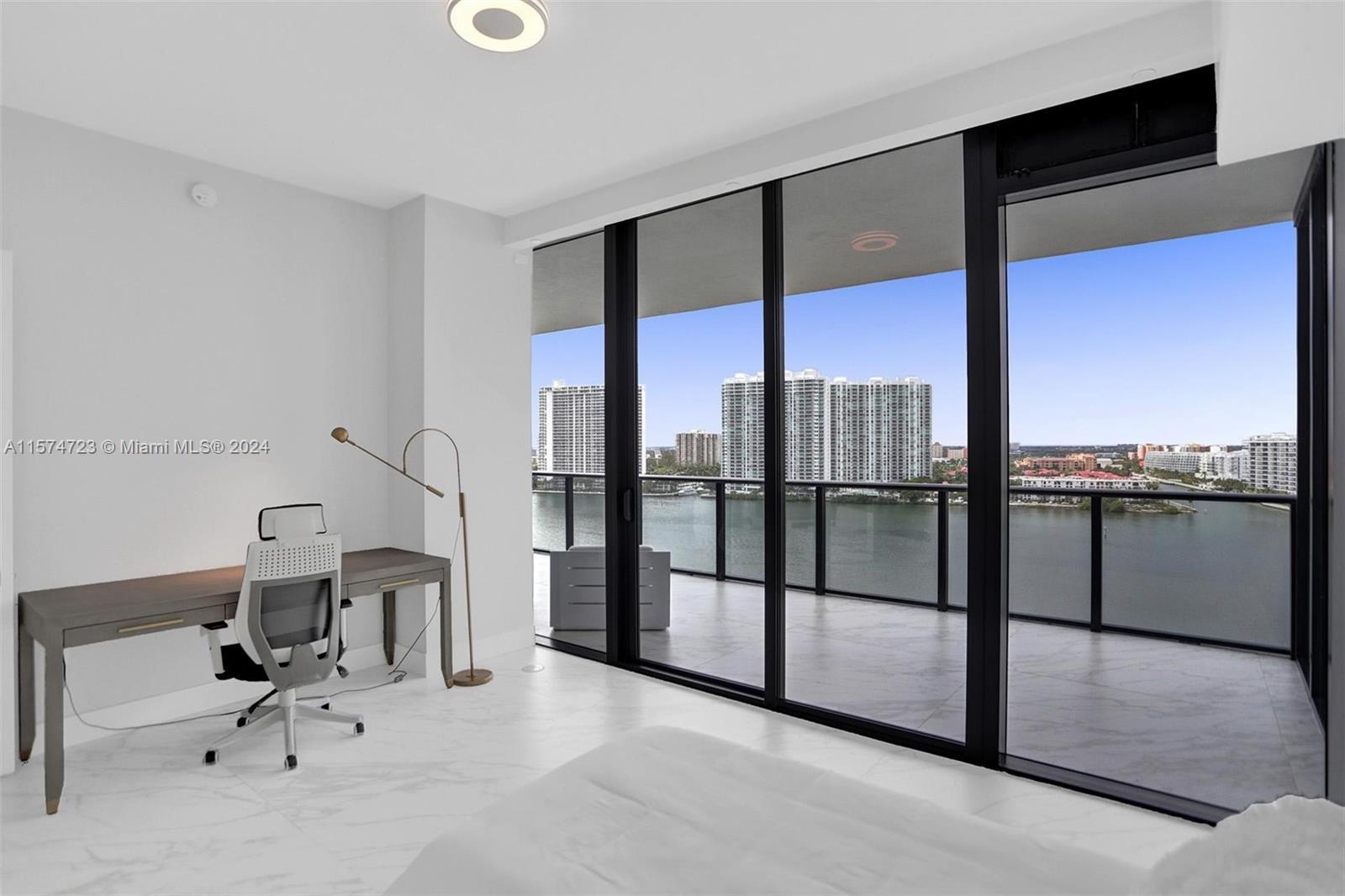 PRIVE CONDO - Residential