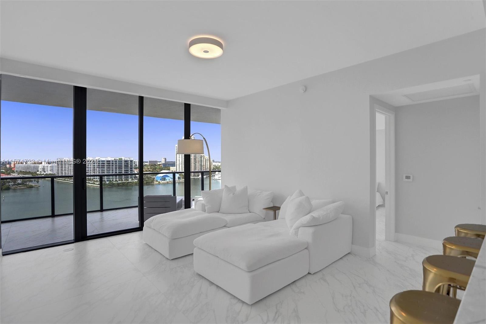 PRIVE CONDO - Residential