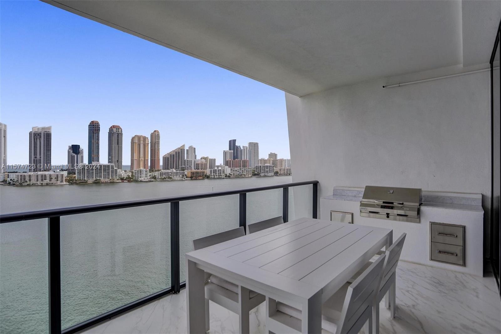 PRIVE CONDO - Residential